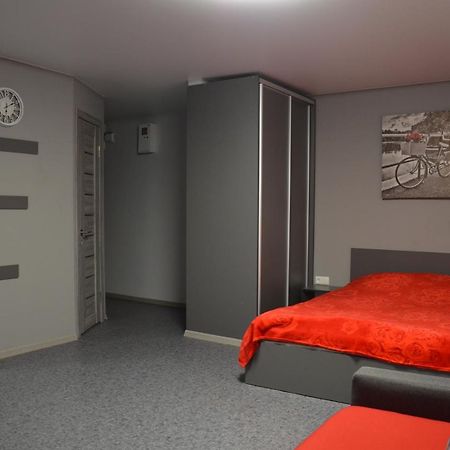 Апартаменти По Проспекту Поля Будинок 90 Dnipro Exterior foto